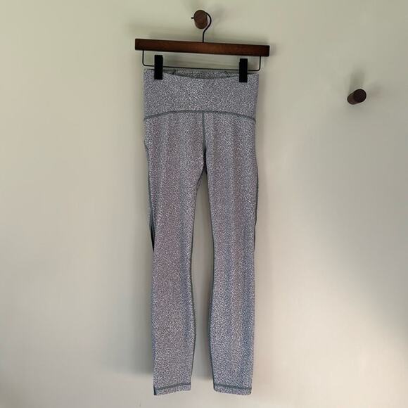 LULULEMON TRAIN TIMES LEGGINGS SIZE 4 FRACTAL ALPINE WHITE BLACK / BLACK - Picture 2 of 5